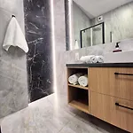 Olszynki Park Luxury 아파트 *